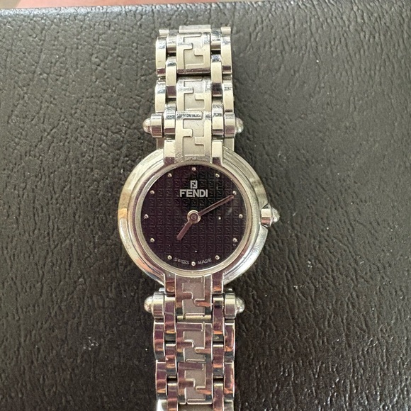 FENDI Black and Stainless Steal Timepiece FUNCTIONAL AUTHENTIC - Picture 13 of 13